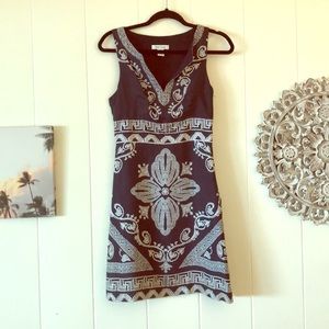 Fleur de lis-esque patterned dress 👗